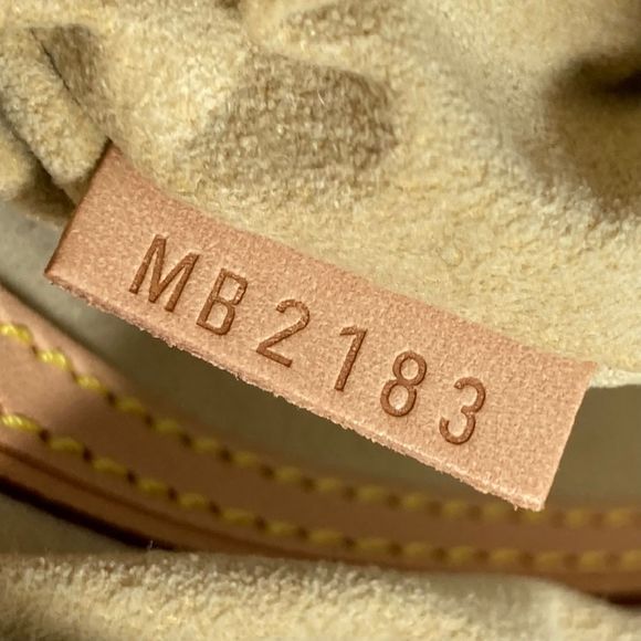 Louis Vuitton Retiro PM 2 Way Shoulder Bag Monogram - Picture 7 of 8